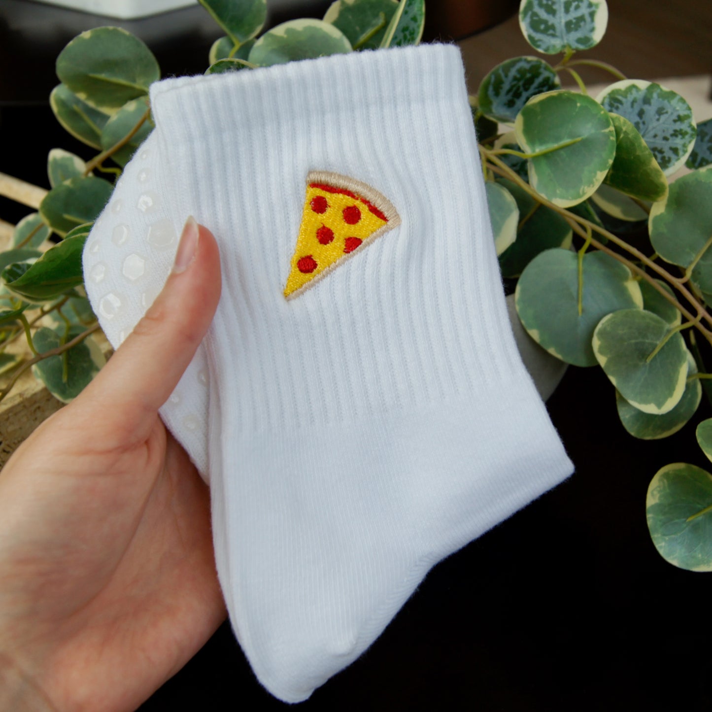 HEXSOX - Embroidered Crew Socks - Pizza