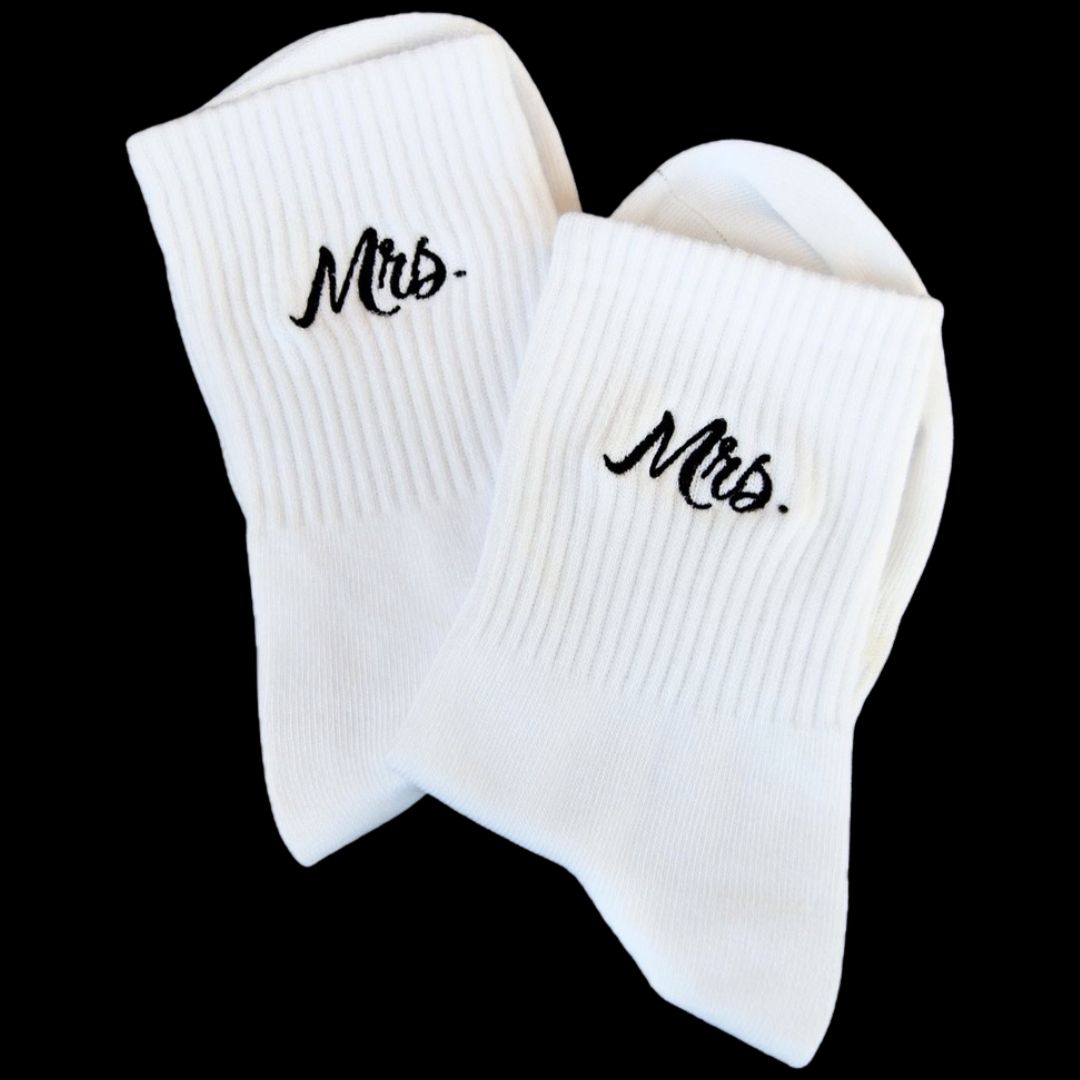 HEXSOX - Embroidered Crew Socks - Mrs.